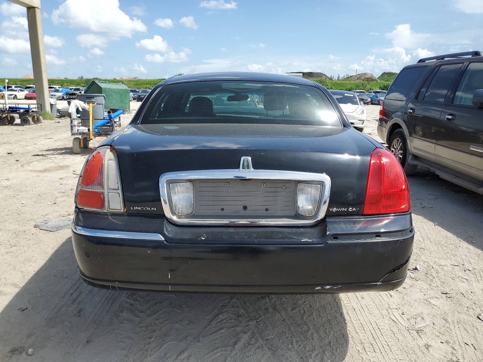 2LNHM82V88X634258 2008 Lincoln Town Car Signature Limited