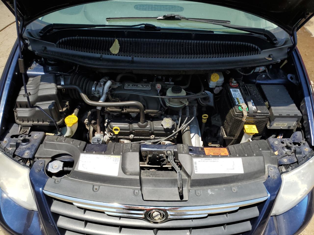 2005 Chrysler Town & Country Touring VIN: 2C4GP54L65R395665 Lot: 63092474