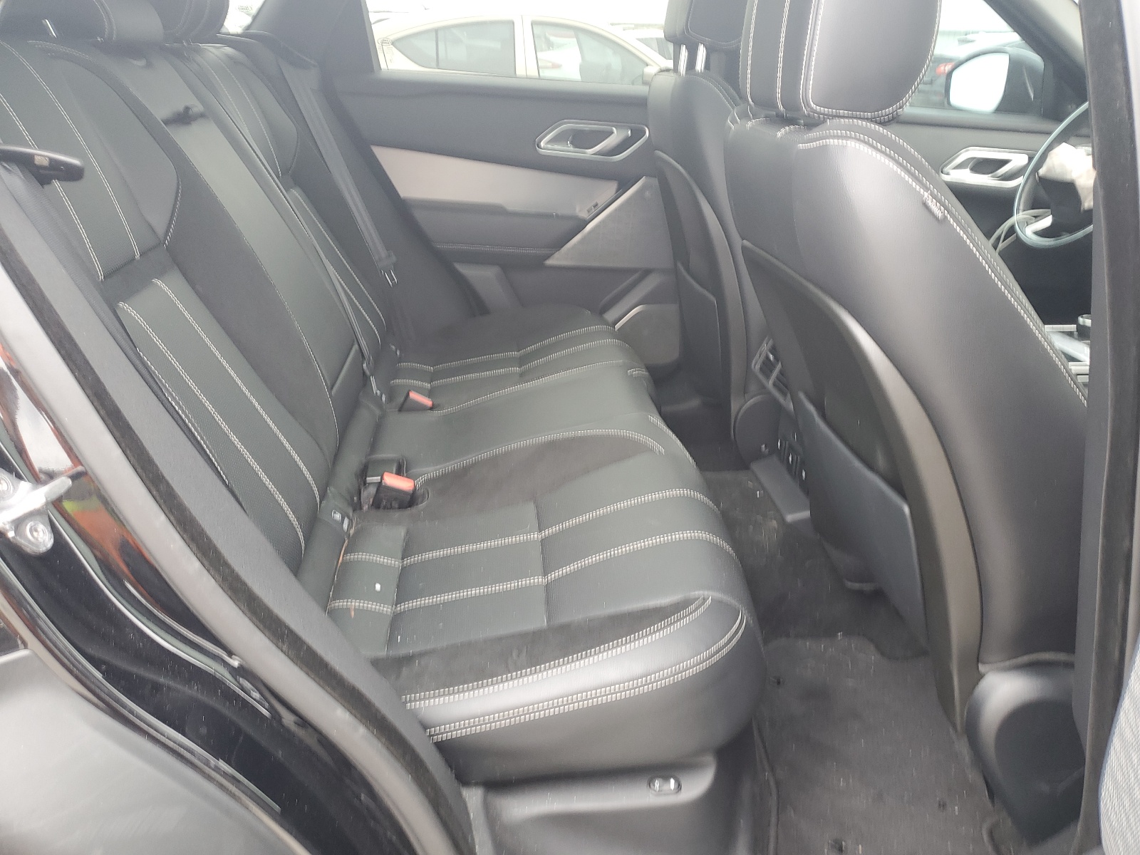 SALYL2RV7JA713440 2018 Land Rover Range Rover Velar R-Dynamic Se