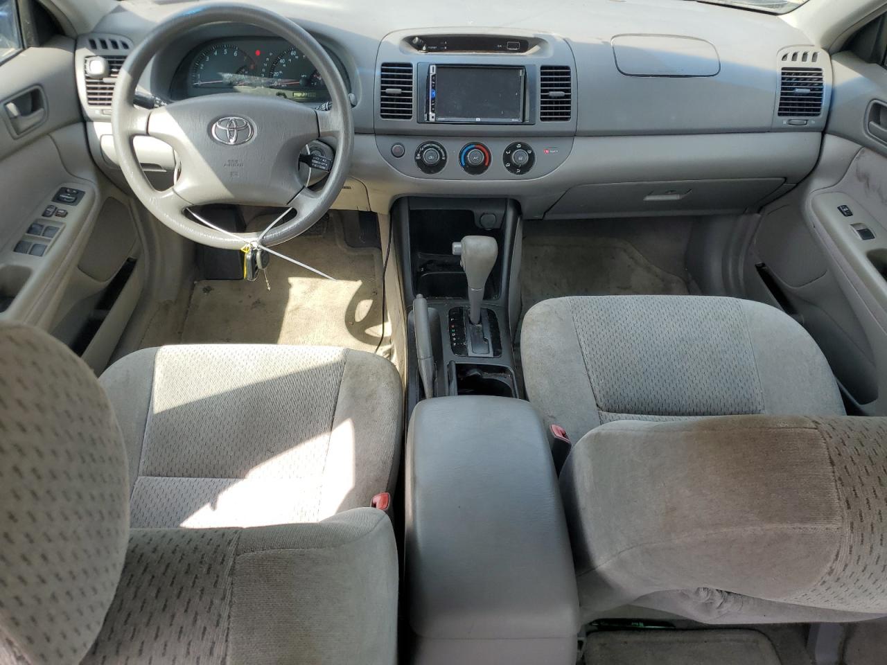 2004 Toyota Camry Le VIN: 4T1BF30K34U075599 Lot: 63919854