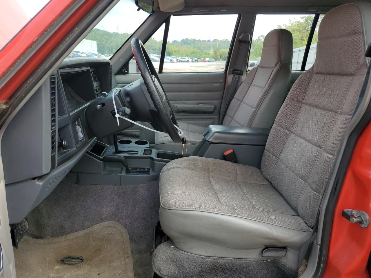 1995 Jeep Cherokee Se VIN: 1J4FJ28S2SL640392 Lot: 64740114