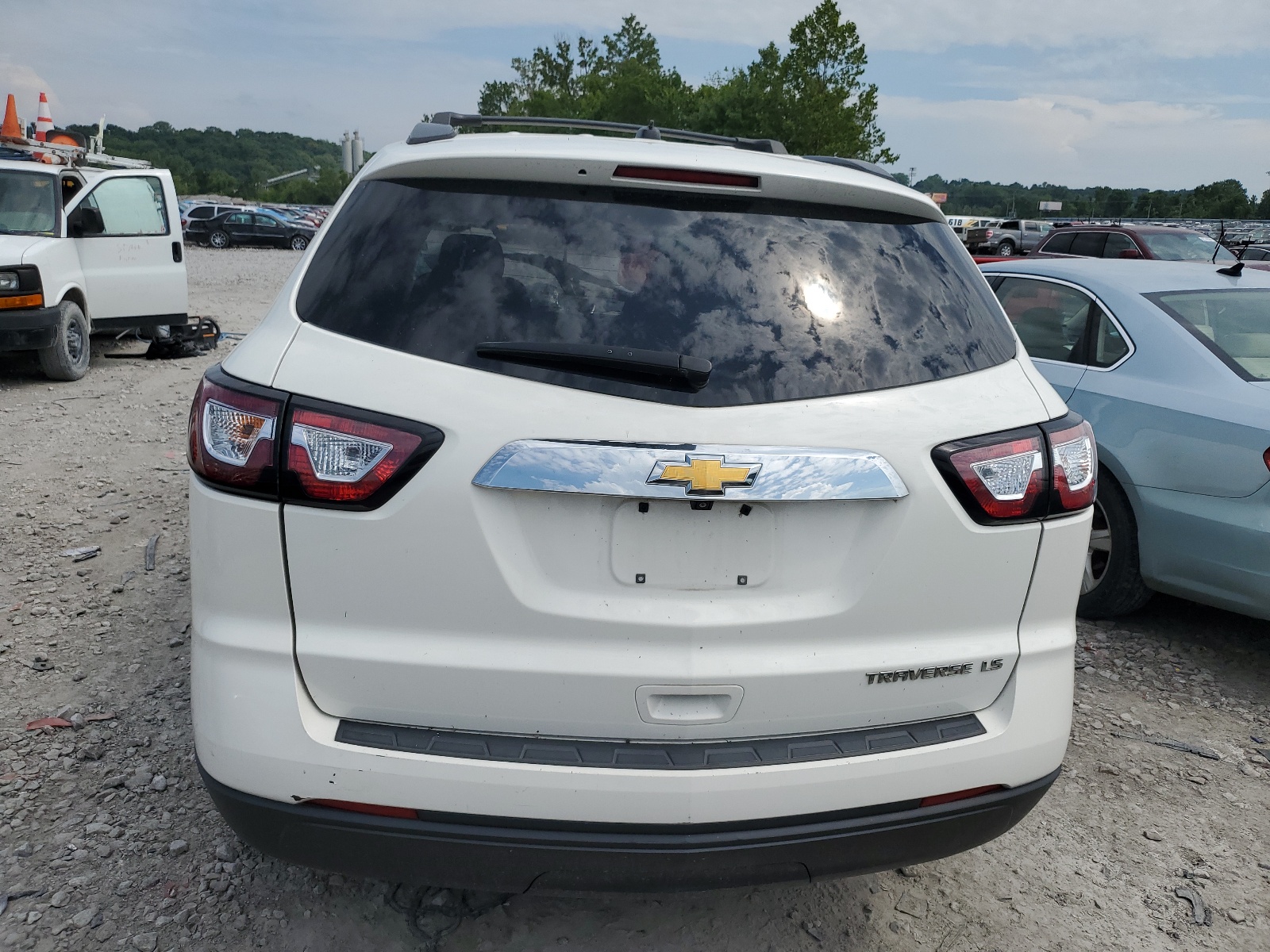 1GNKRFED6FJ136320 2015 Chevrolet Traverse Ls