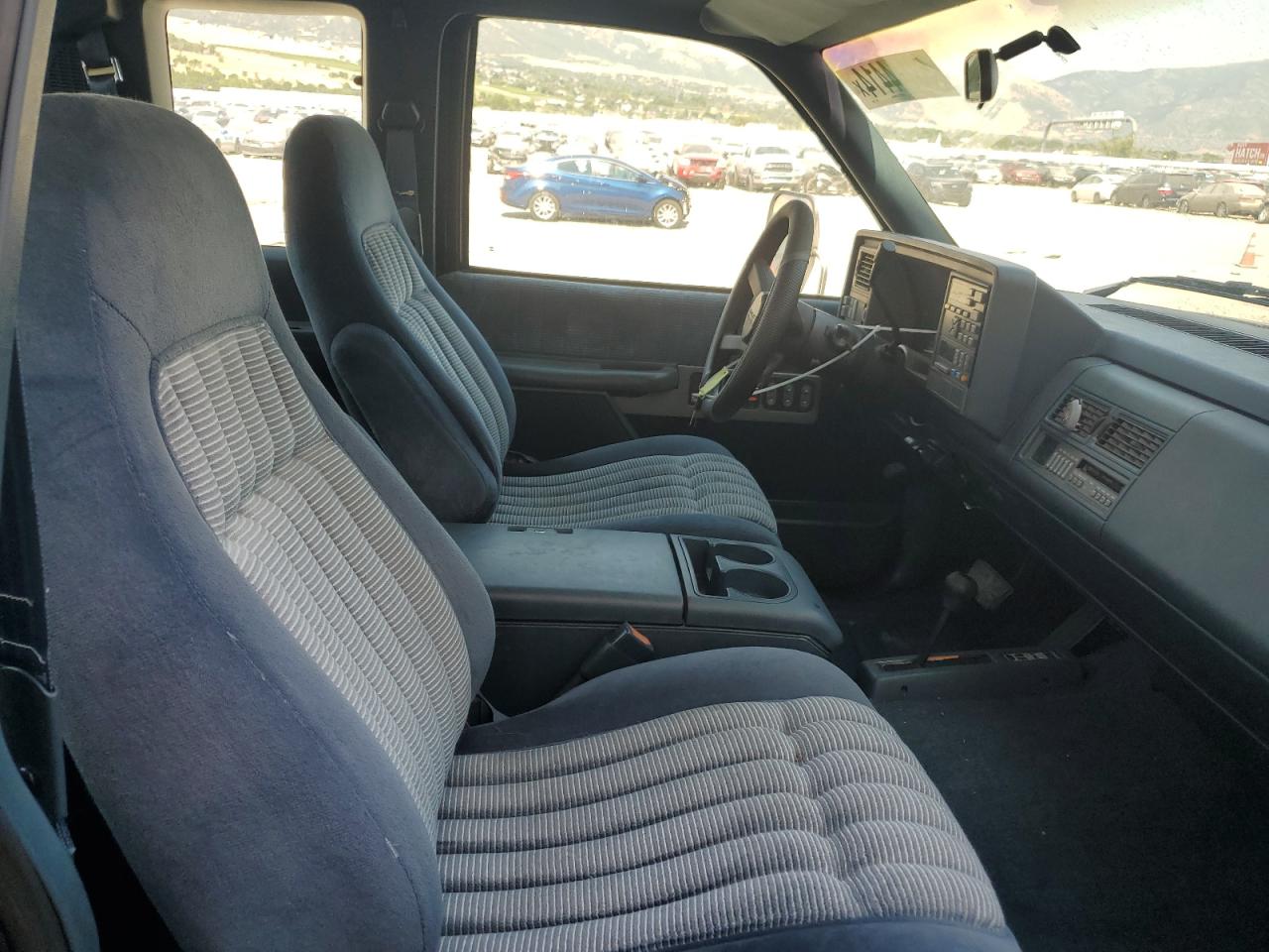 1994 Chevrolet Gmt-400 K3500 VIN: 1GCHK39F8RE170841 Lot: 63144414