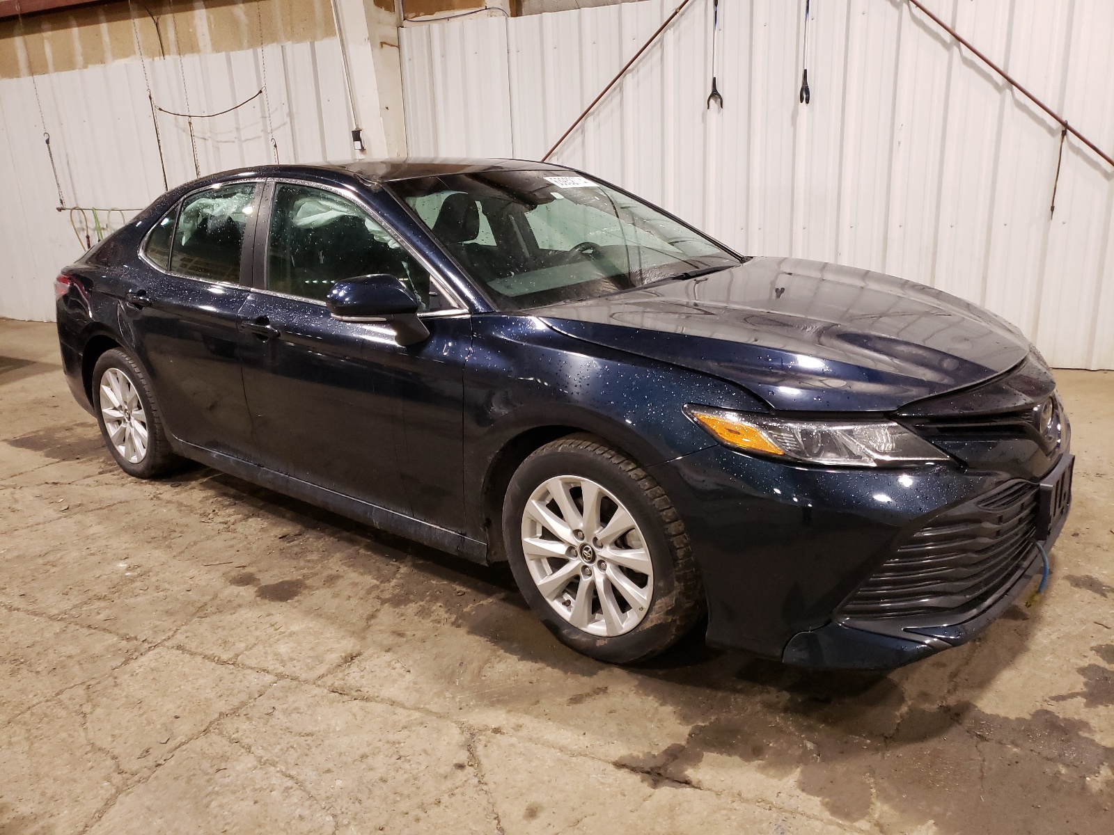 2018 Toyota Camry L vin: 4T1B11HK4JU608708