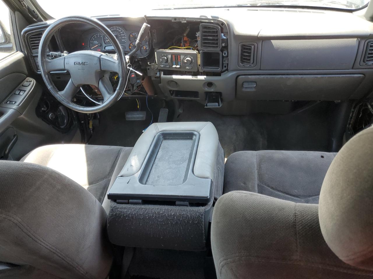 2005 GMC New Sierra C1500 VIN: 1GTEC19V05Z354699 Lot: 62960064