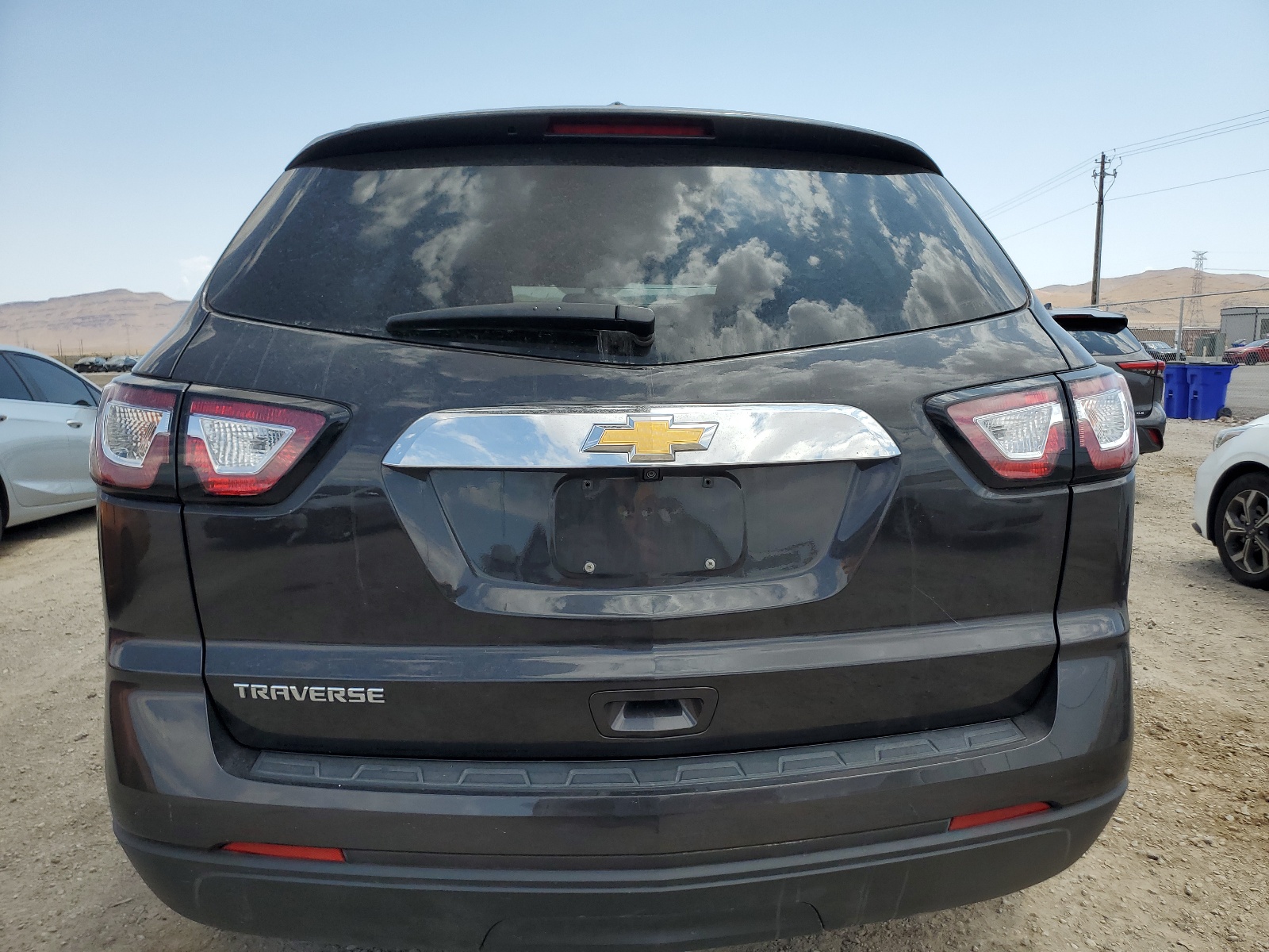 1GNKRFKD6HJ305064 2017 Chevrolet Traverse Ls