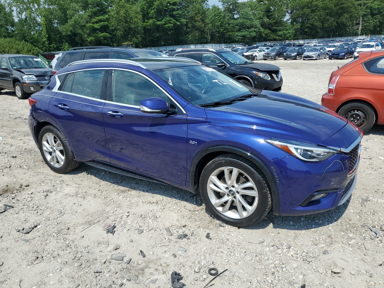 SJKCH5CP5HA035552 2017 Infiniti Qx30 Base