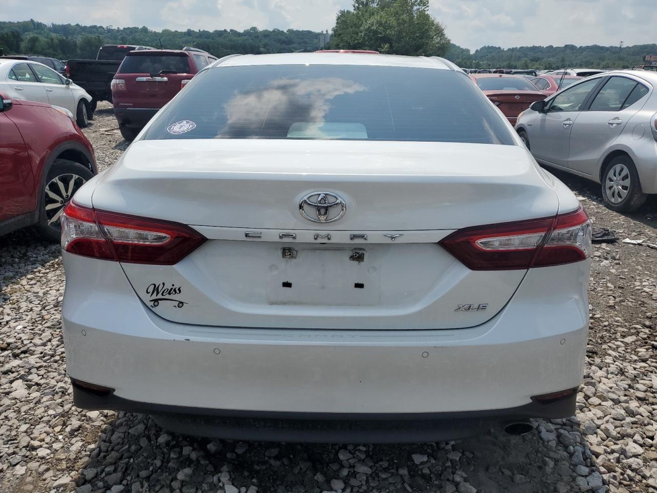 VIN 4T1B11HK4JU006200 2018 TOYOTA CAMRY no.6