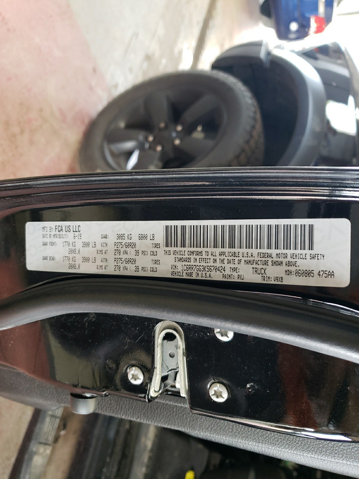 1C6RR7GG3KS670424 2019 Ram 1500 Classic Slt