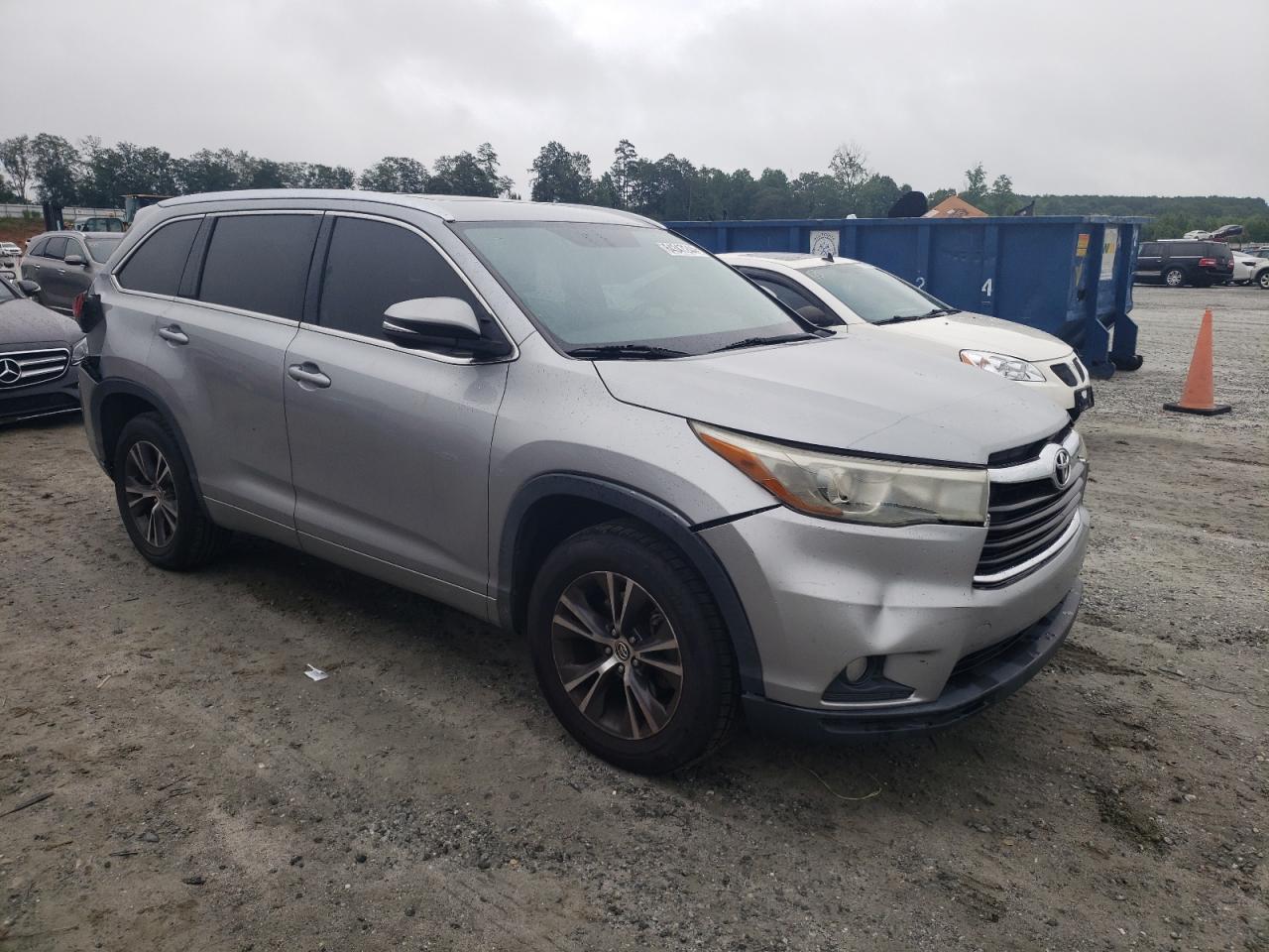 2016 Toyota Highlander Xle VIN: 5TDKKRFH1GS145902 Lot: 64347244