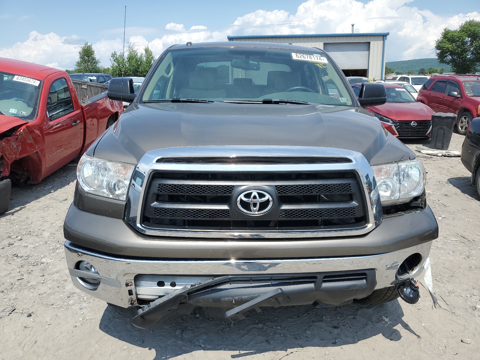 5TFDY5F11BX185807 2011 Toyota Tundra Crewmax Sr5