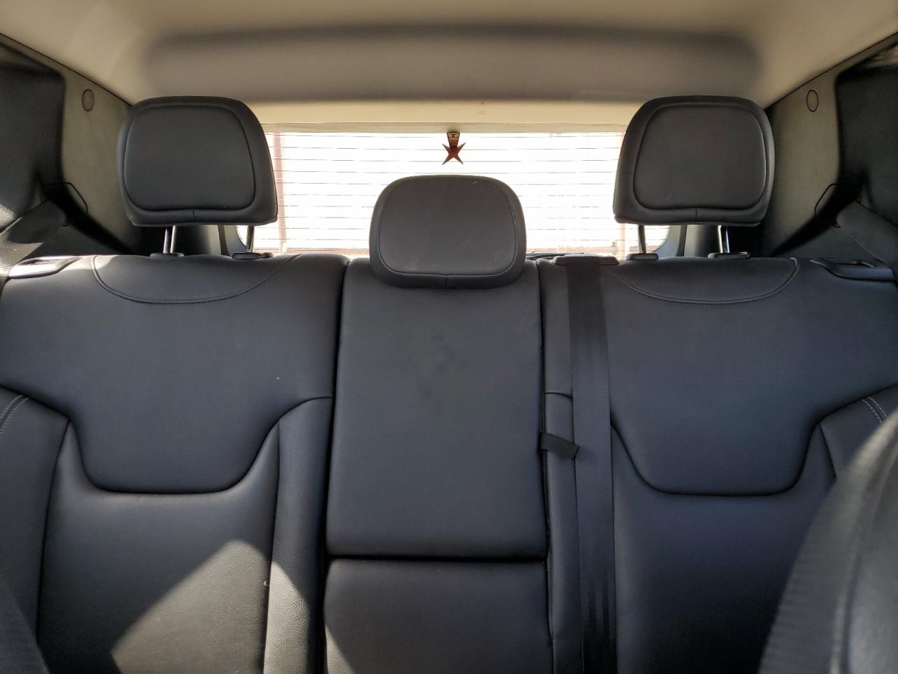 2017 Jeep Renegade Limited VIN: ZACCJADB8HPE98899 Lot: 62005264