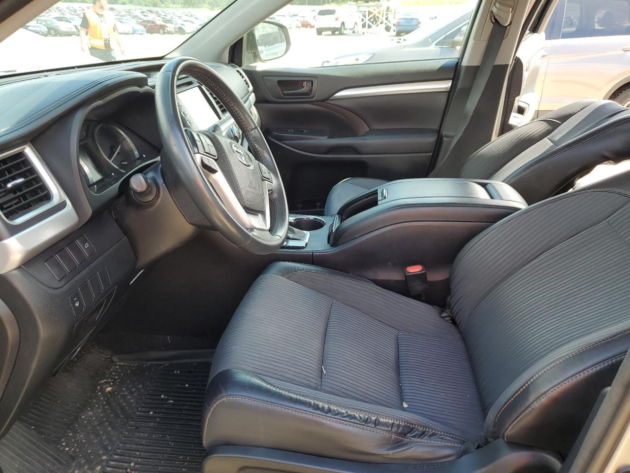 2016 Toyota Highlander Le VIN: 5TDBKRFHXGS312323 Lot: 63999324