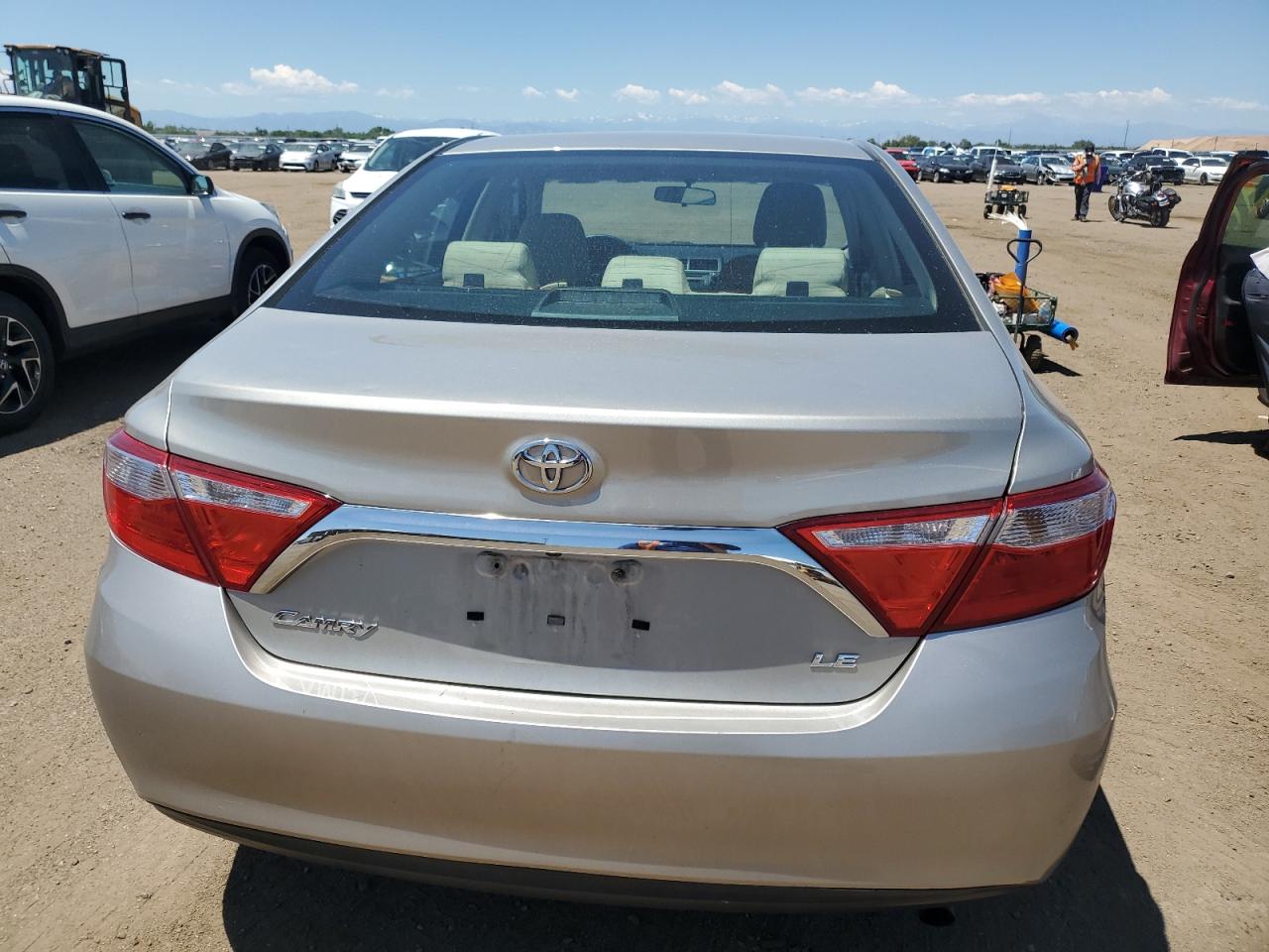 2016 Toyota Camry Le VIN: 4T4BF1FK3GR570696 Lot: 61507404