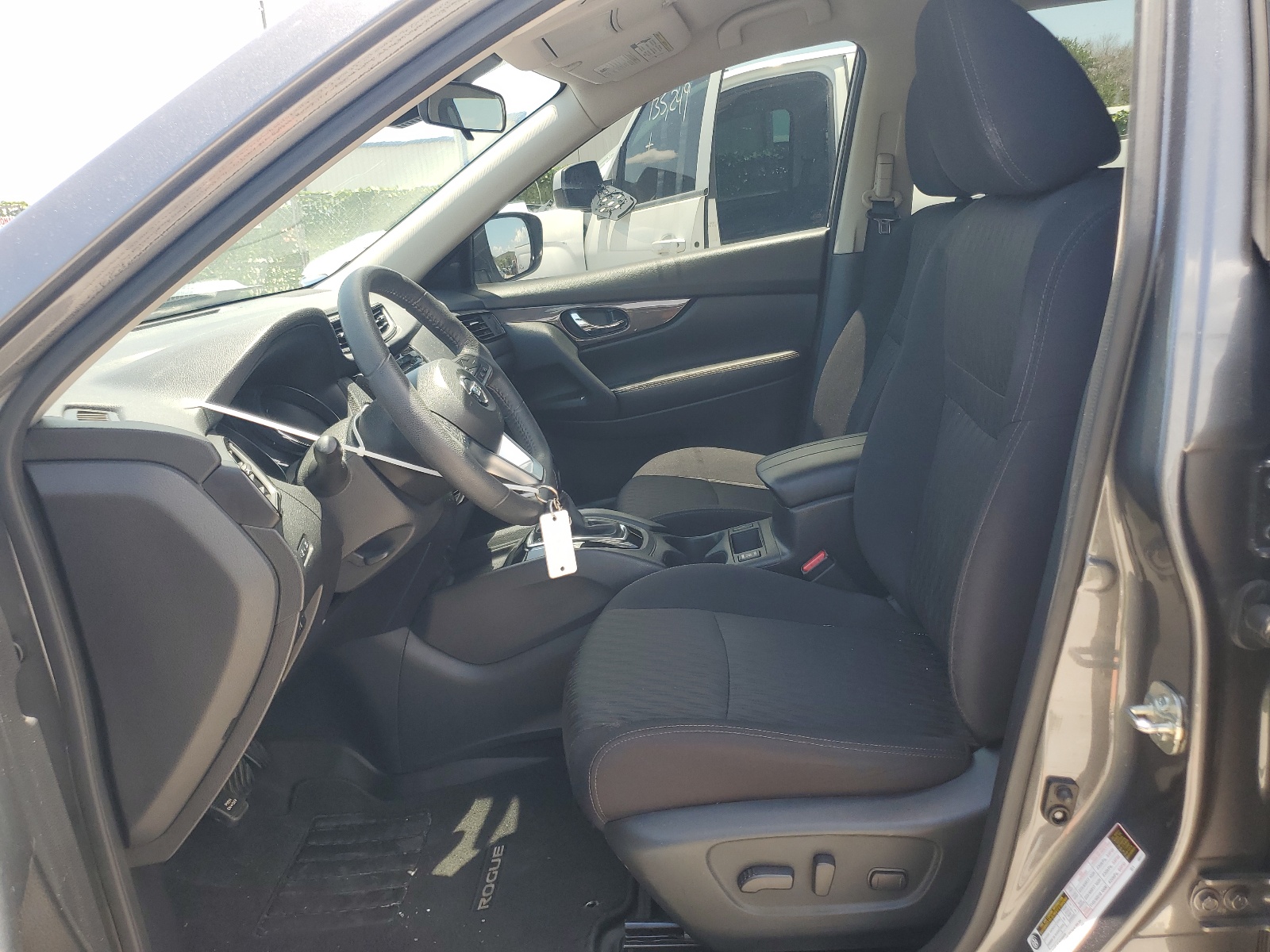 5N1AT2MT9LC810673 2020 Nissan Rogue S