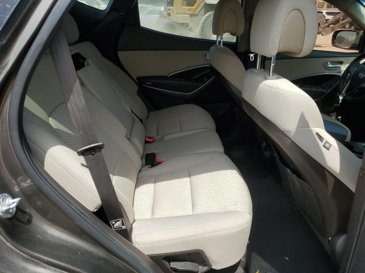 2014 Hyundai Santa Fe - Image 11