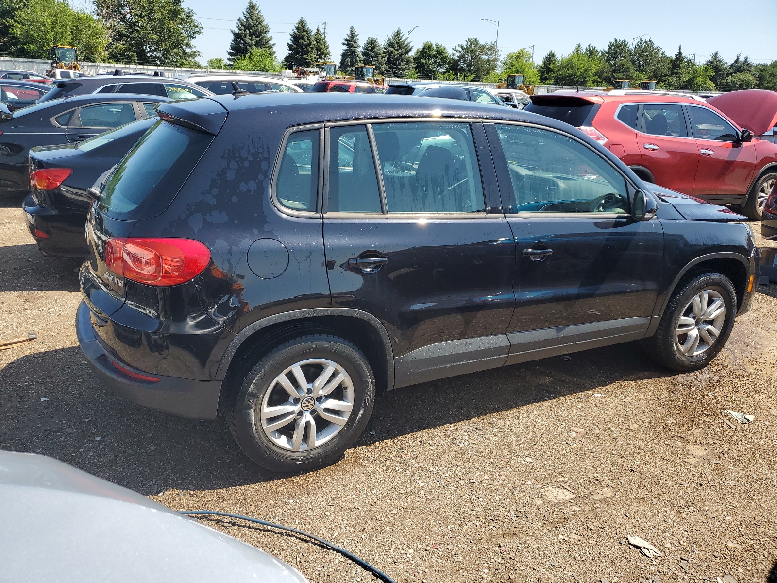 2013 Volkswagen Tiguan S vin: WVGAV7AXXDW541212