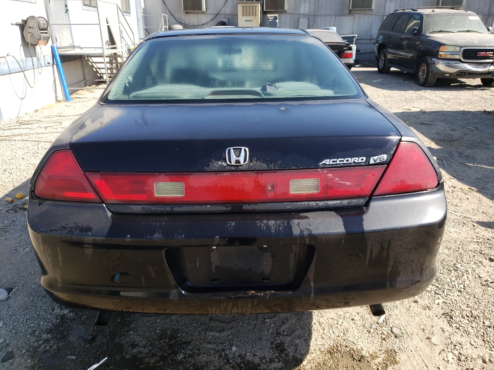 1HGCG2240YA036587 2000 Honda Accord Lx
