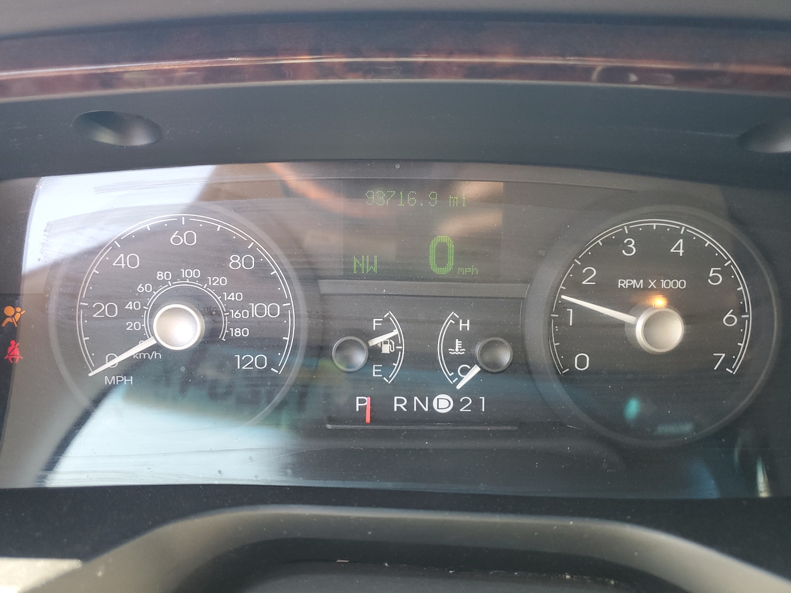 1LNHM82VX7Y605438 2007 Lincoln Town Car Signature Limited