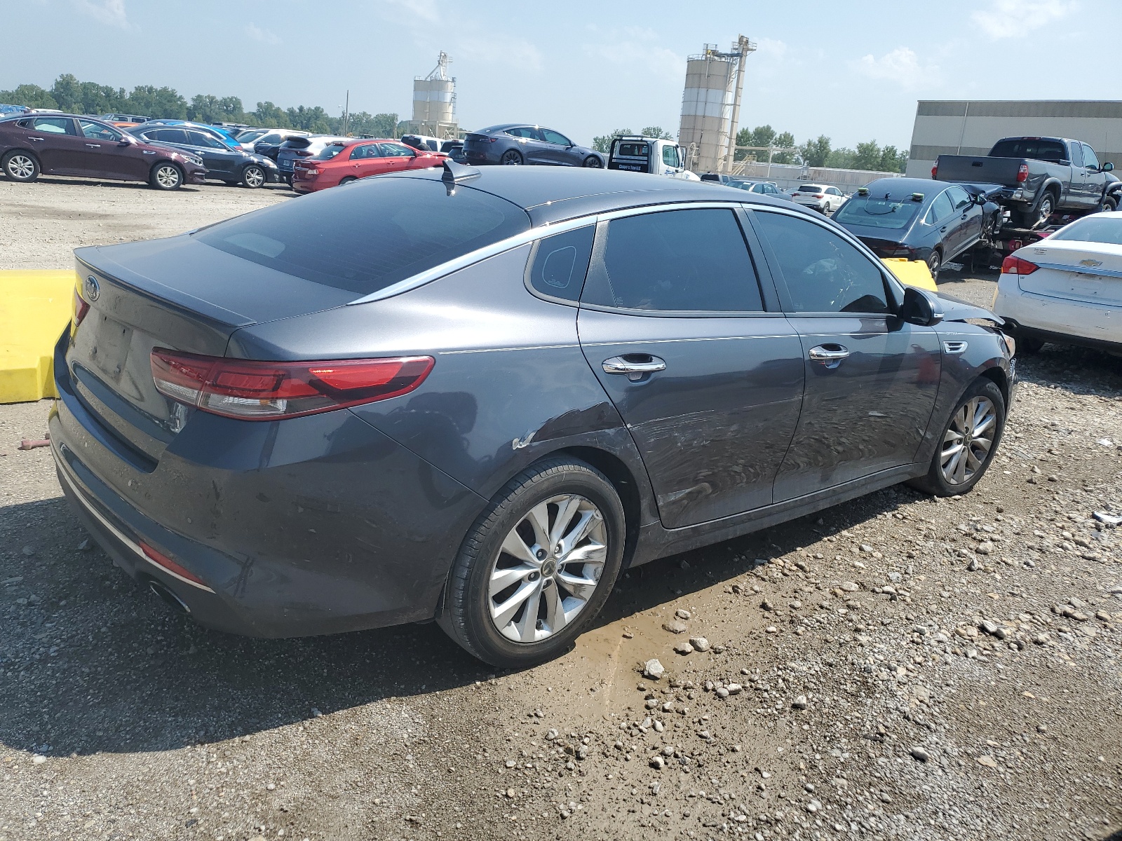 2018 Kia Optima Lx vin: 5XXGT4L37JG231111