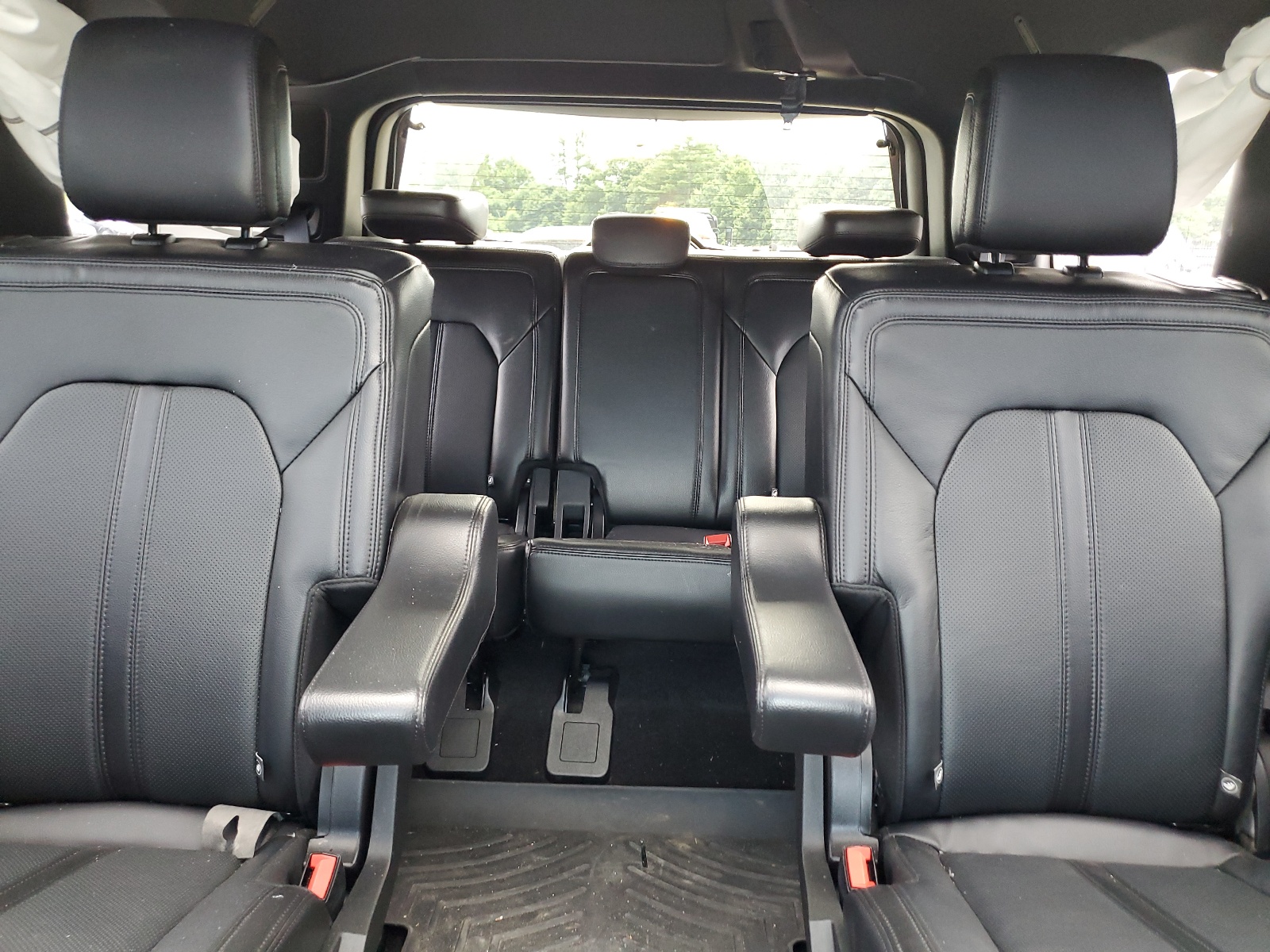 1FMJU2AT6KEA66938 2019 Ford Expedition Limited