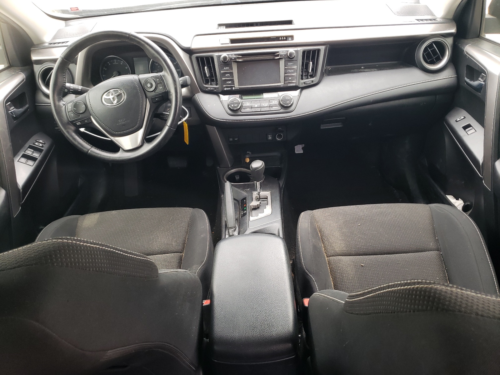 JTMRFREV7HD203115 2017 Toyota Rav4 Xle