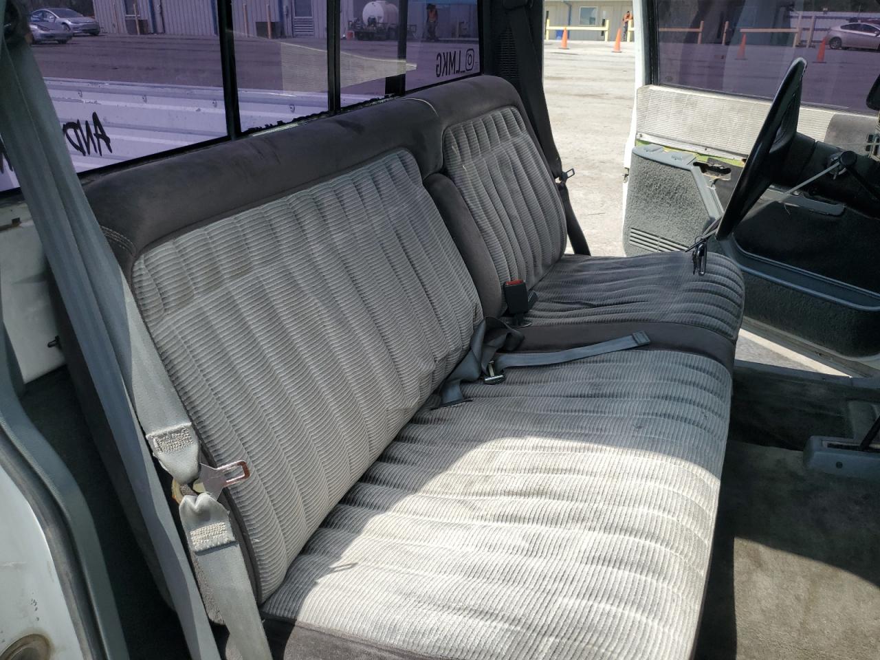 1990 Chevrolet Gmt-400 K1500 VIN: 1GCDK14K7LZ241180 Lot: 64502904