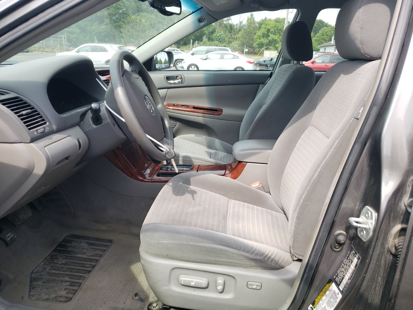 4T1BE30K75U637198 2005 Toyota Camry Le