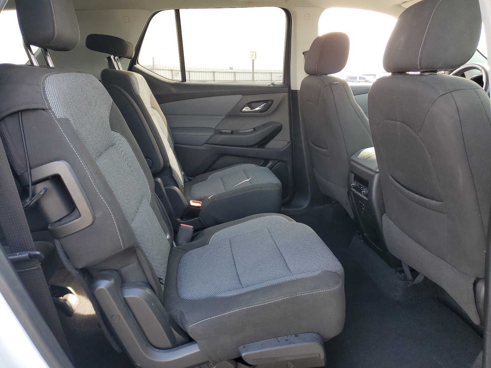 1GNERGKW6JJ137954 2018 Chevrolet Traverse Lt