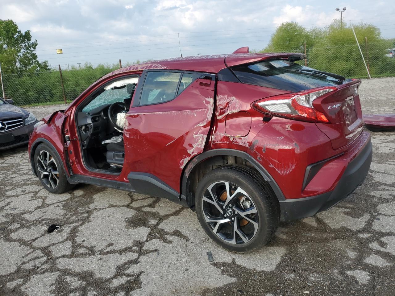 JTNKHMBX3K1047017 2019 Toyota C-Hr Xle