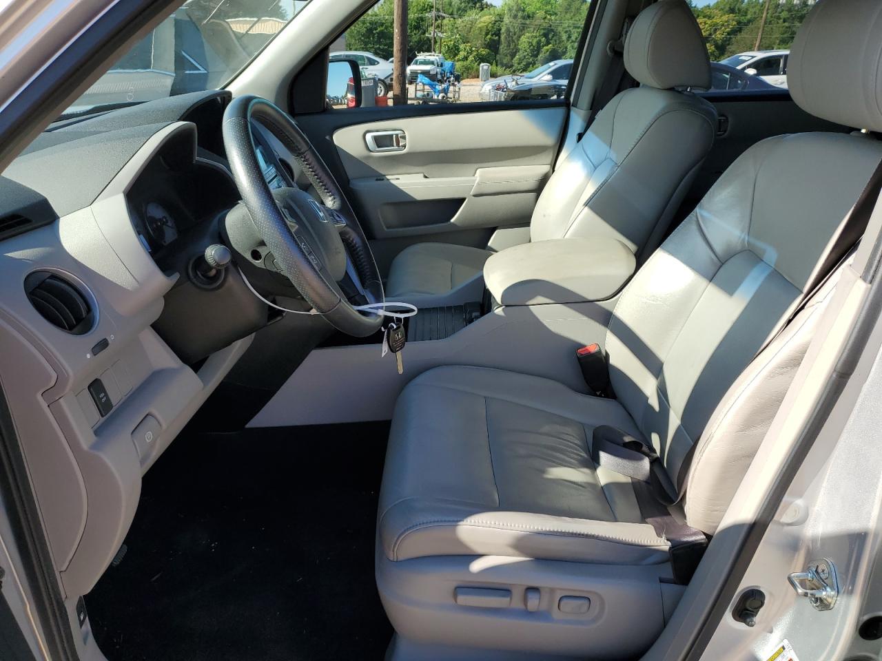 2011 Honda Pilot Exln VIN: 5FNYF3H74BB040395 Lot: 62754854