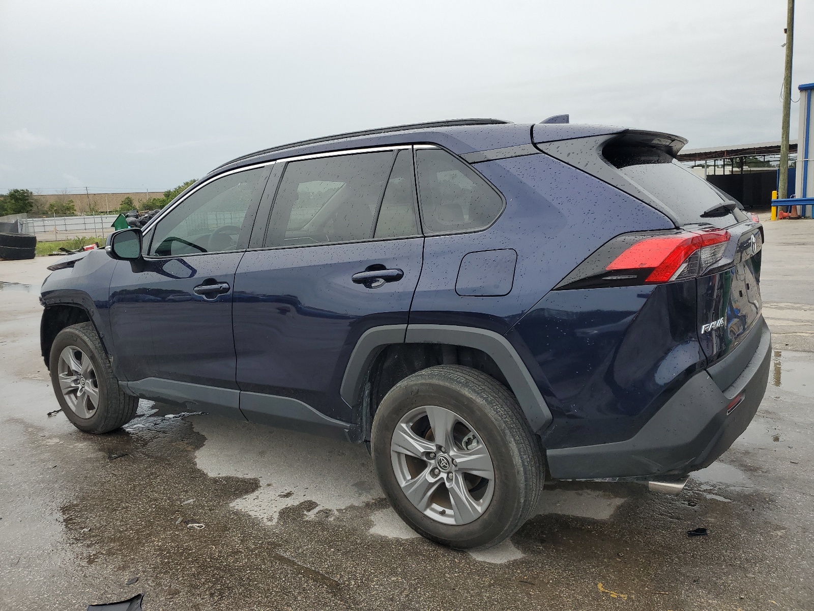 2022 Toyota Rav4 Xle vin: 2T3W1RFVXNW193520