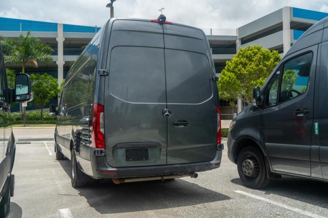  MERCEDES-BENZ SPRINTER 2022 Сірий