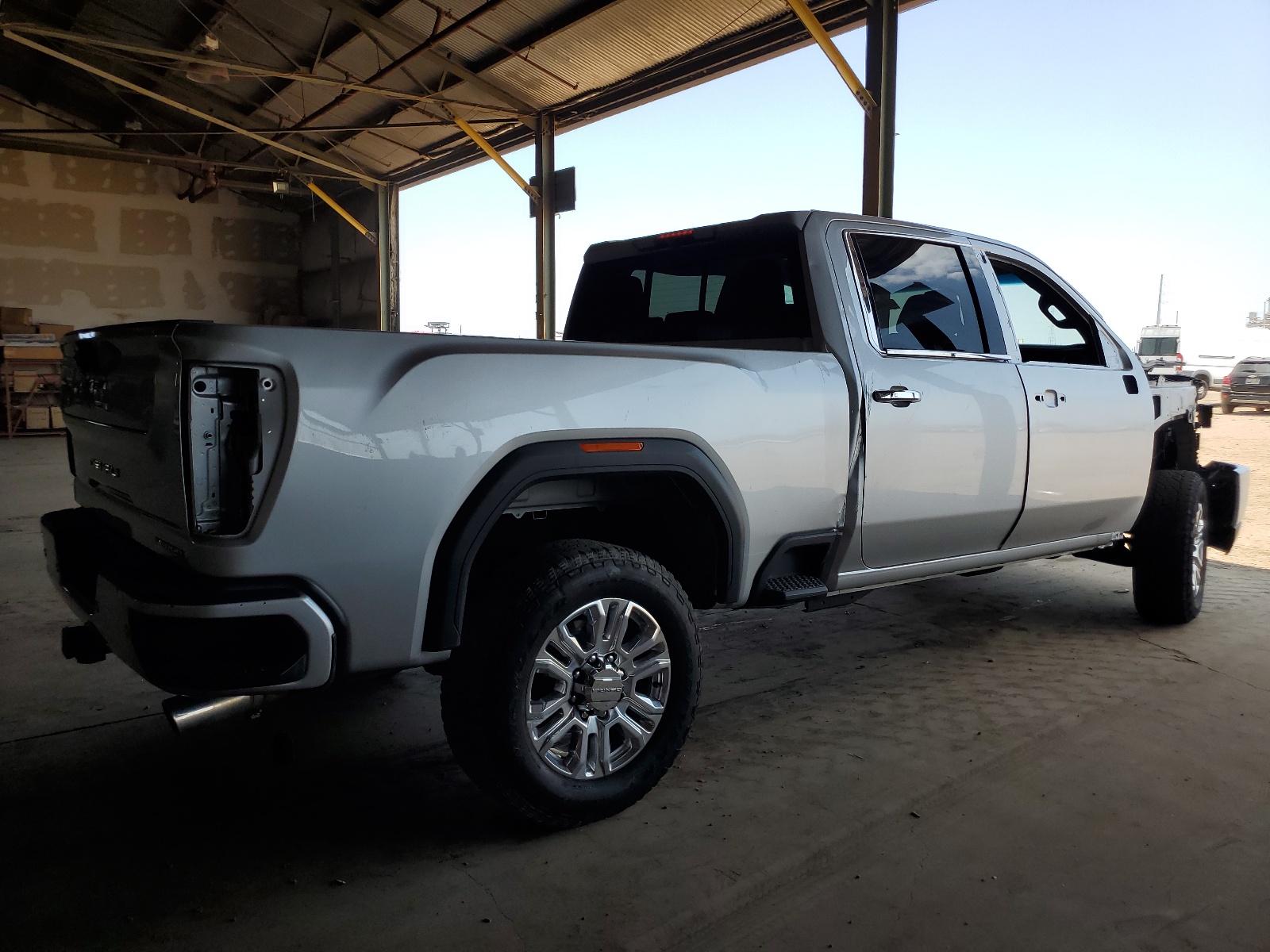 2022 GMC Sierra K2500 Denali vin: 1GT49RE75NF103713