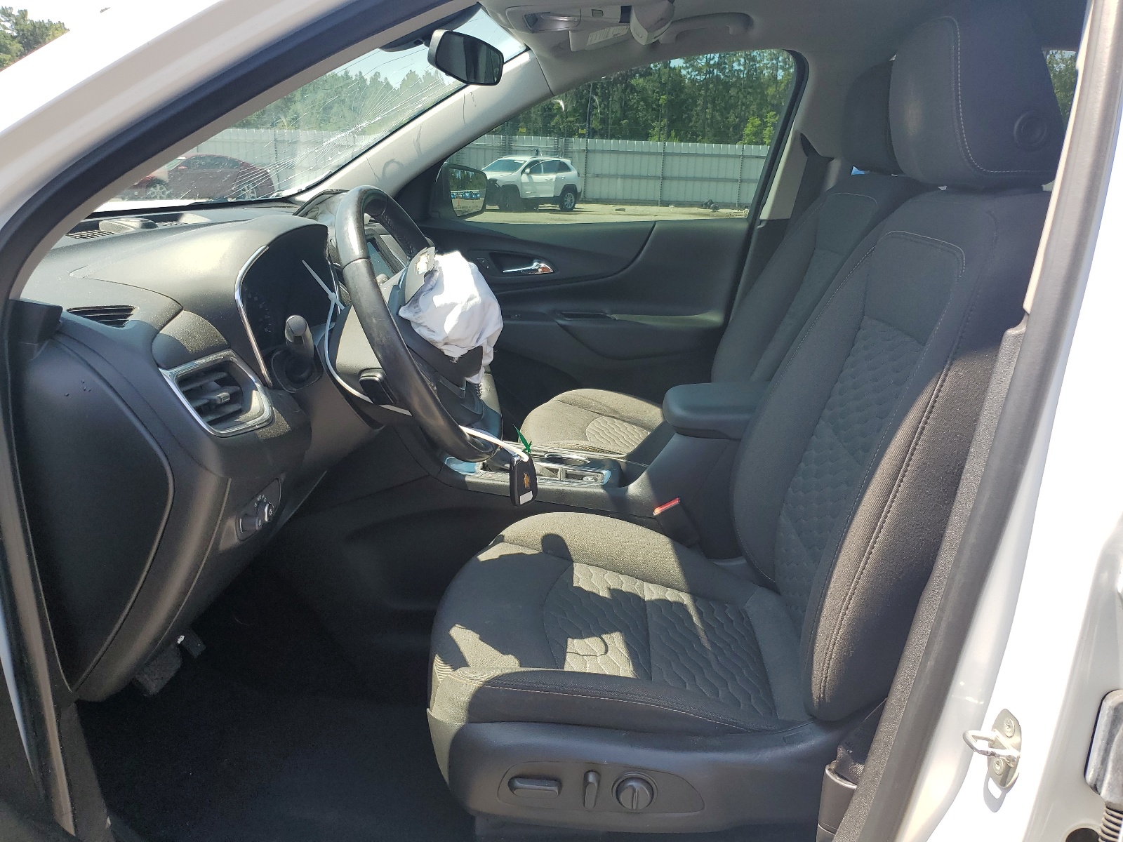 2GNAXKEV2K6257145 2019 Chevrolet Equinox Lt