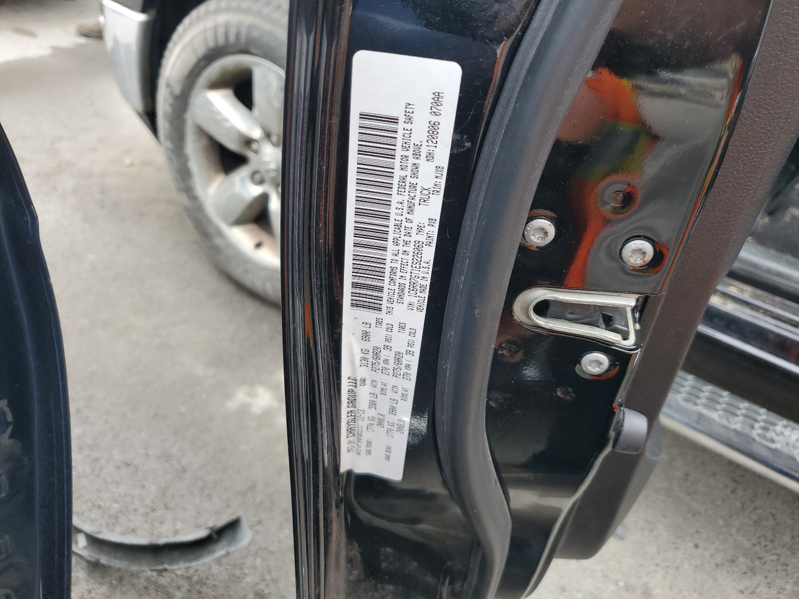 1C6RR7GT1ES226069 2014 Ram 1500 Slt