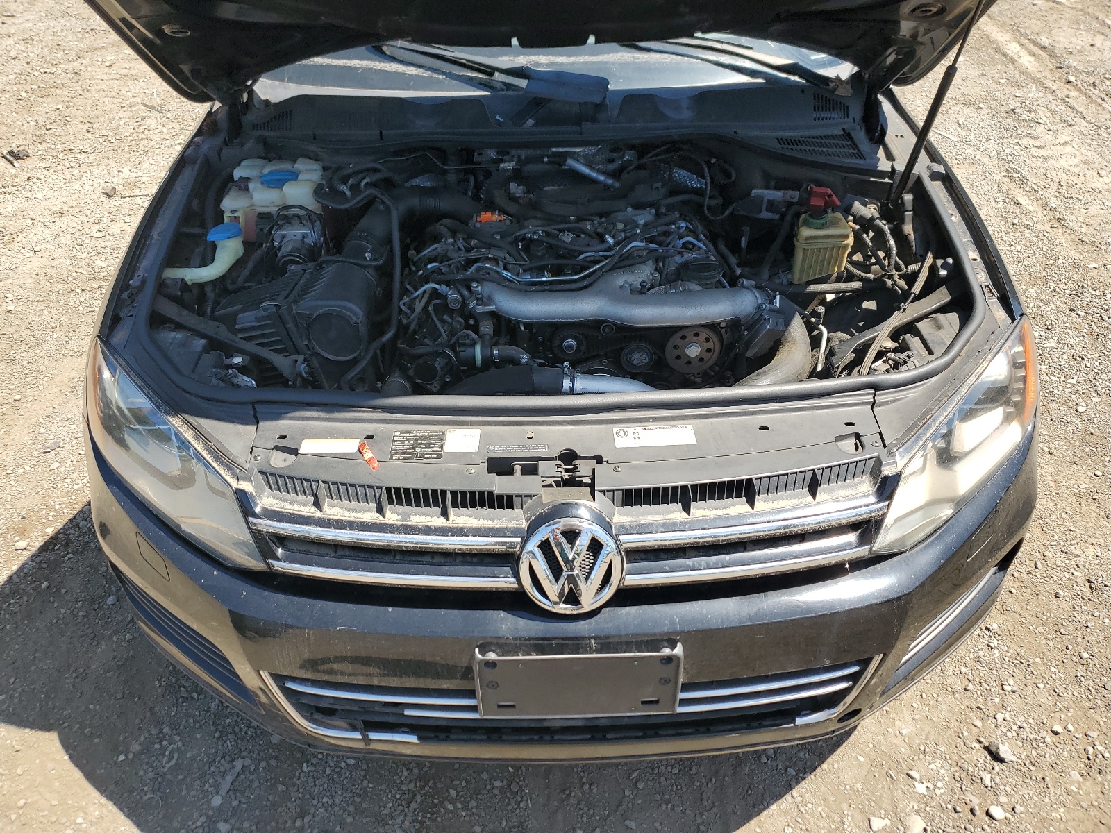 WVGFK9BP8BD001844 2011 Volkswagen Touareg V6 Tdi