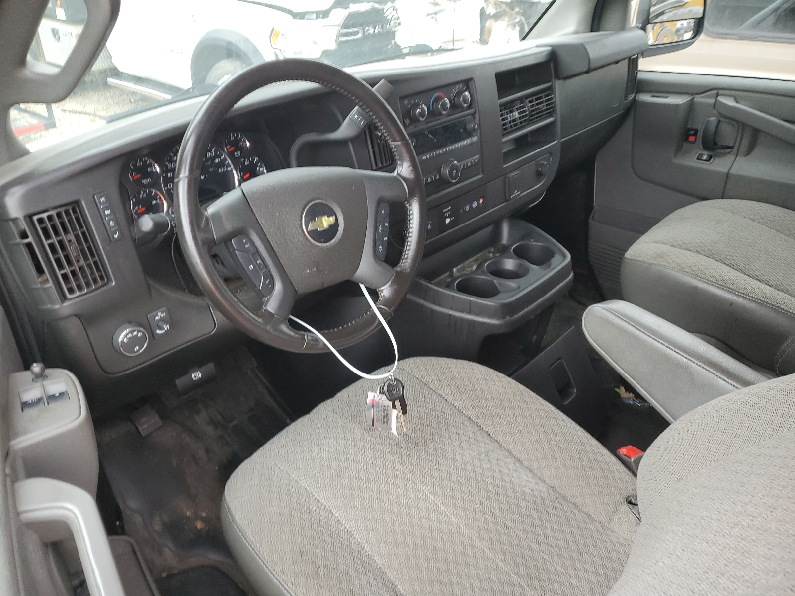 1GCWGAFP8M1287698 2021 Chevrolet Express G2500