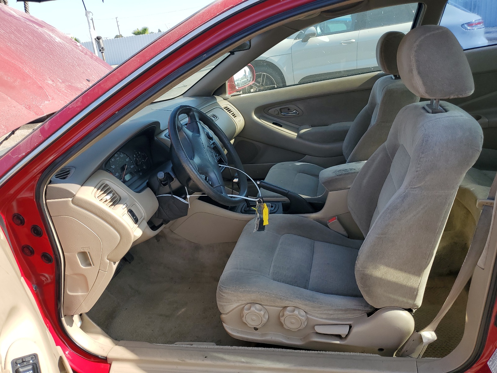 1HGCG324XYA033587 2000 Honda Accord Lx