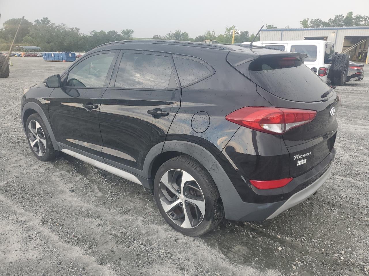 KM8J3CA24HU566160 2017 HYUNDAI TUCSON - Image 2