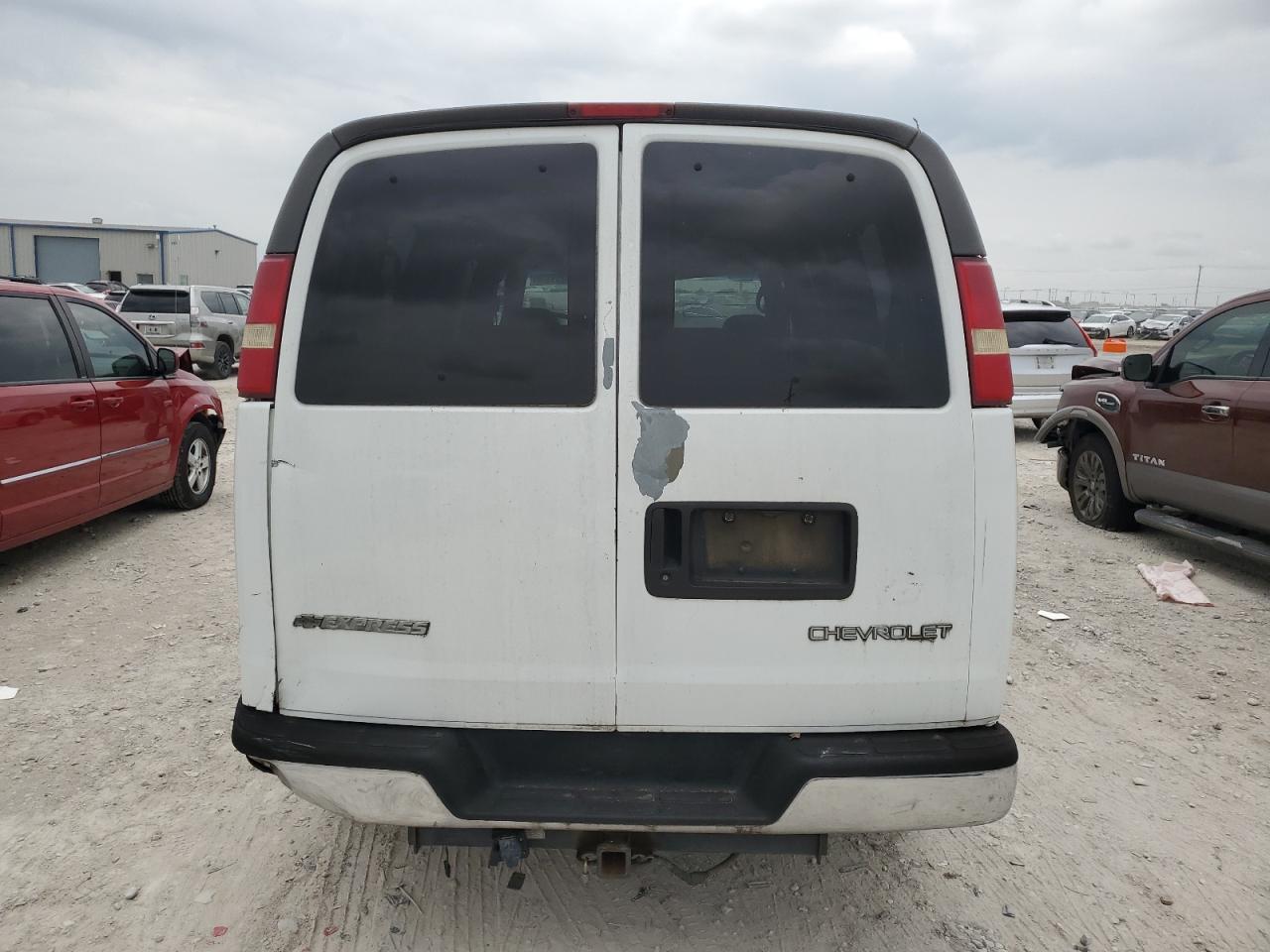 2004 Chevrolet Express G2500 VIN: 1GAGG25U541229588 Lot: 64299324