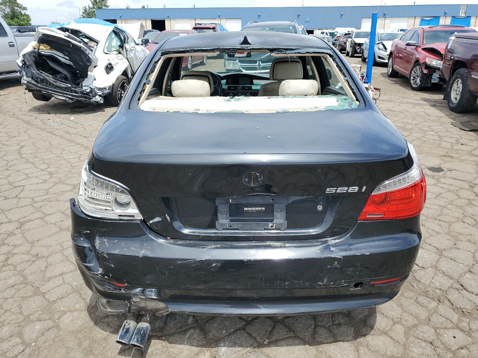 WBANV13538CZ58898 2008 BMW 528 Xi