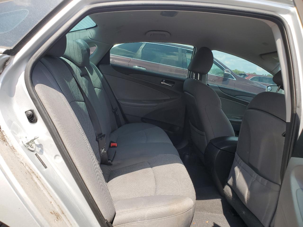 2013 Hyundai Sonata - Image 10