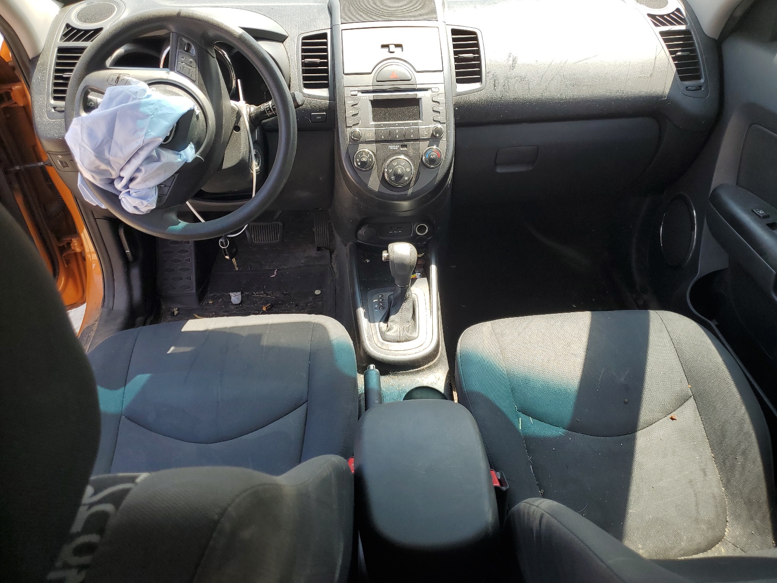 KNDJT2A21B7216926 2011 Kia Soul +