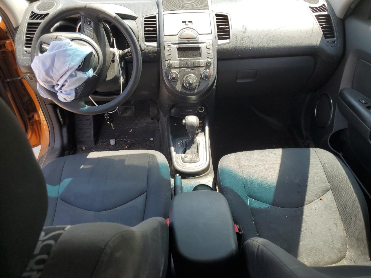 2011 Kia Soul + VIN: KNDJT2A21B7216926 Lot: 62830634