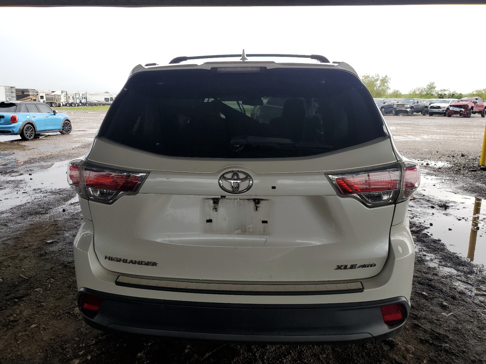 5TDJKRFH3GS255488 2016 Toyota Highlander Xle
