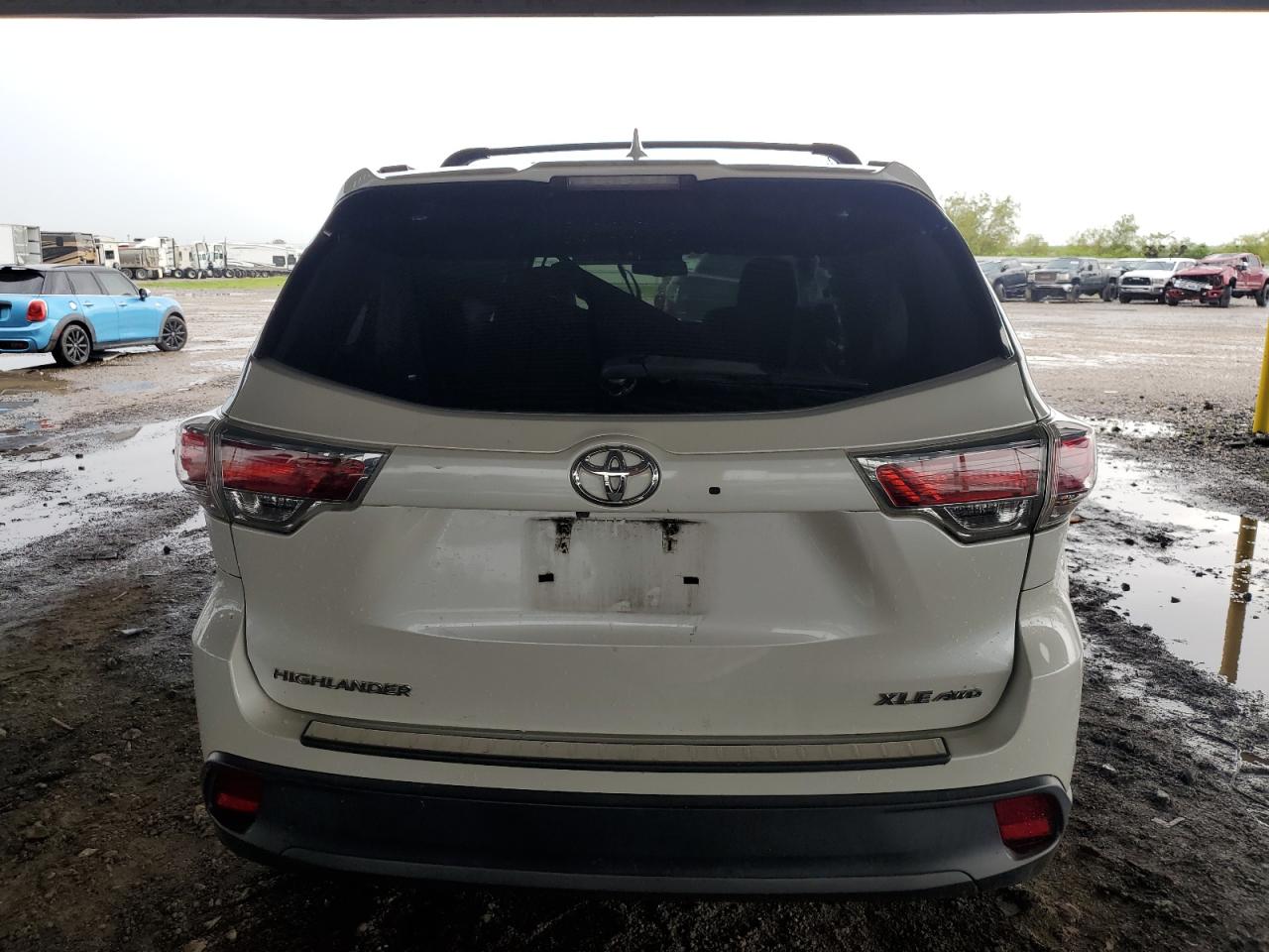 2016 Toyota Highlander Xle VIN: 5TDJKRFH3GS255488 Lot: 62665714