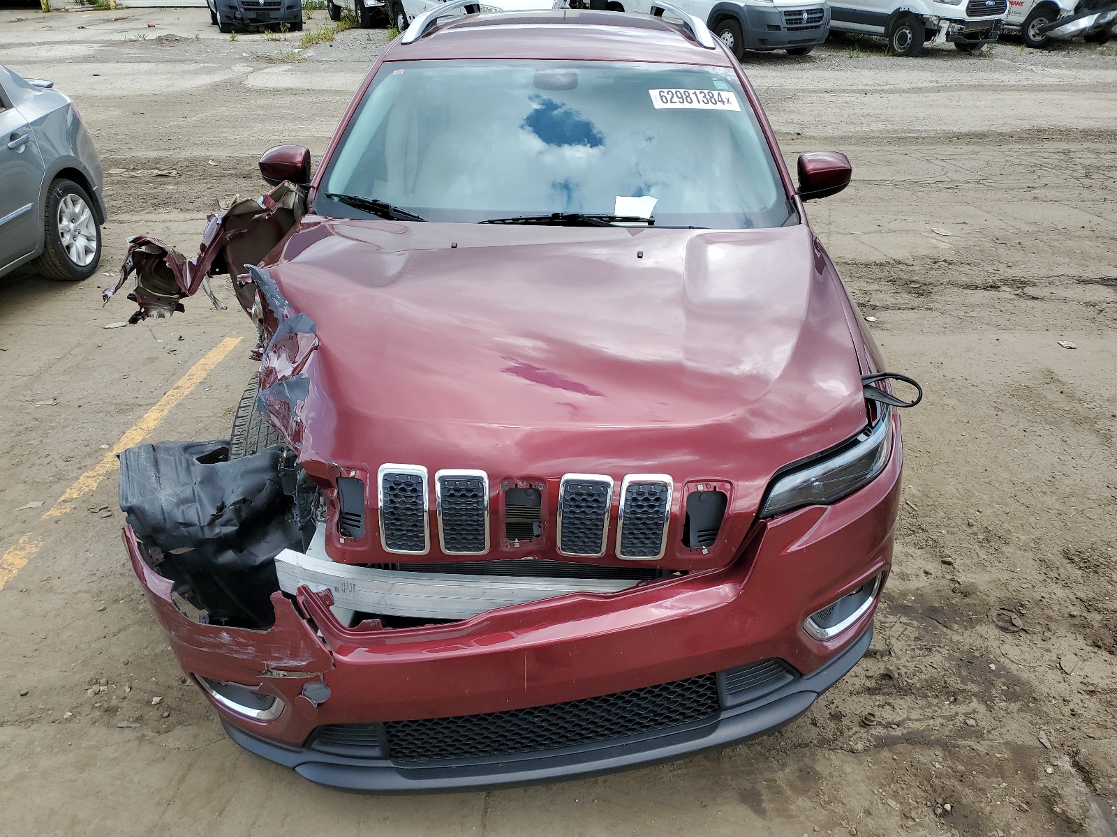 1C4PJLCB2KD241371 2019 Jeep Cherokee Latitude