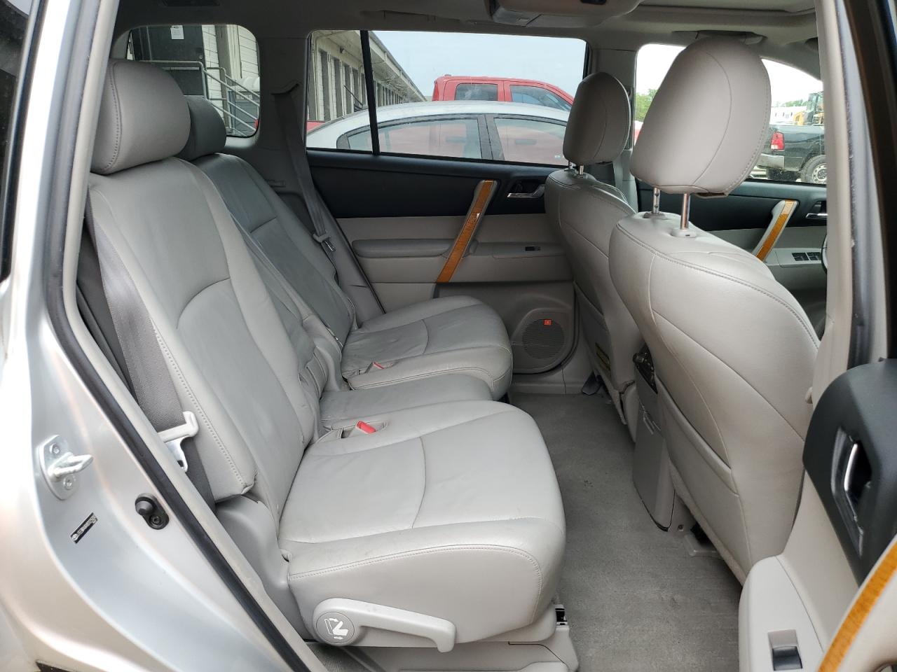 2008 Toyota Highlander Hybrid Limited VIN: JTEEW44AX82025000 Lot: 63138044