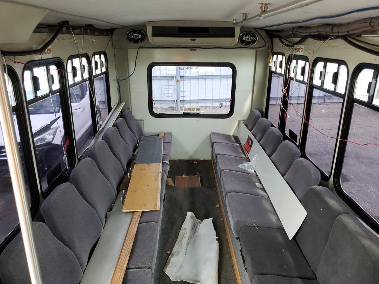 2001 Ford Econoline E350 Super Duty Cutaway Van VIN: 1FDWE35L51HA50343 Lot: 62583274